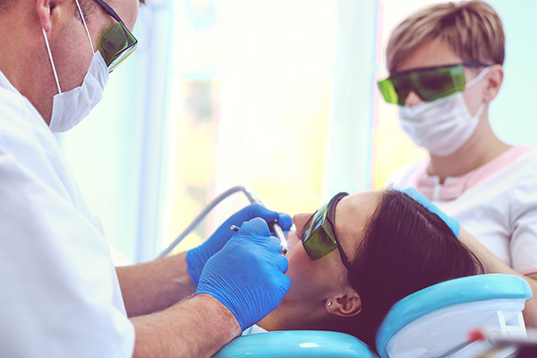 What Procedures Does A Cosmetic Dentist Perform?